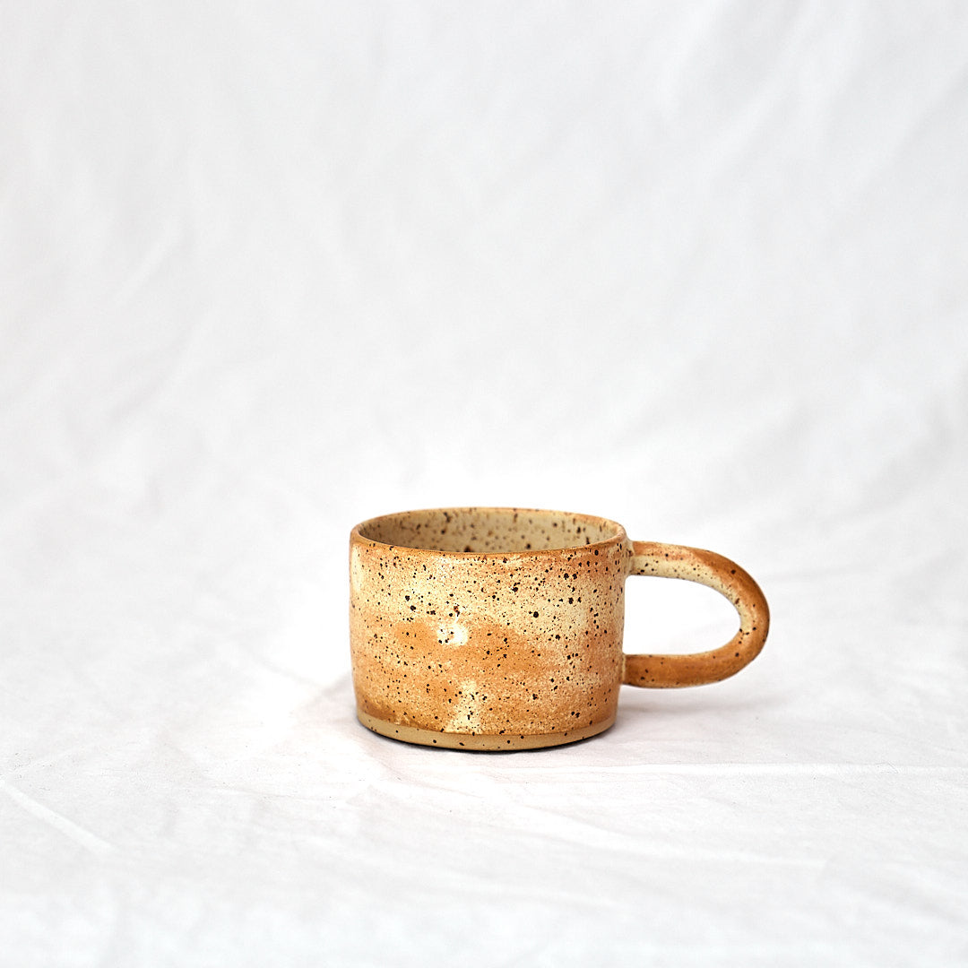 Bochi ceramic tea and coffee mug matt beige
